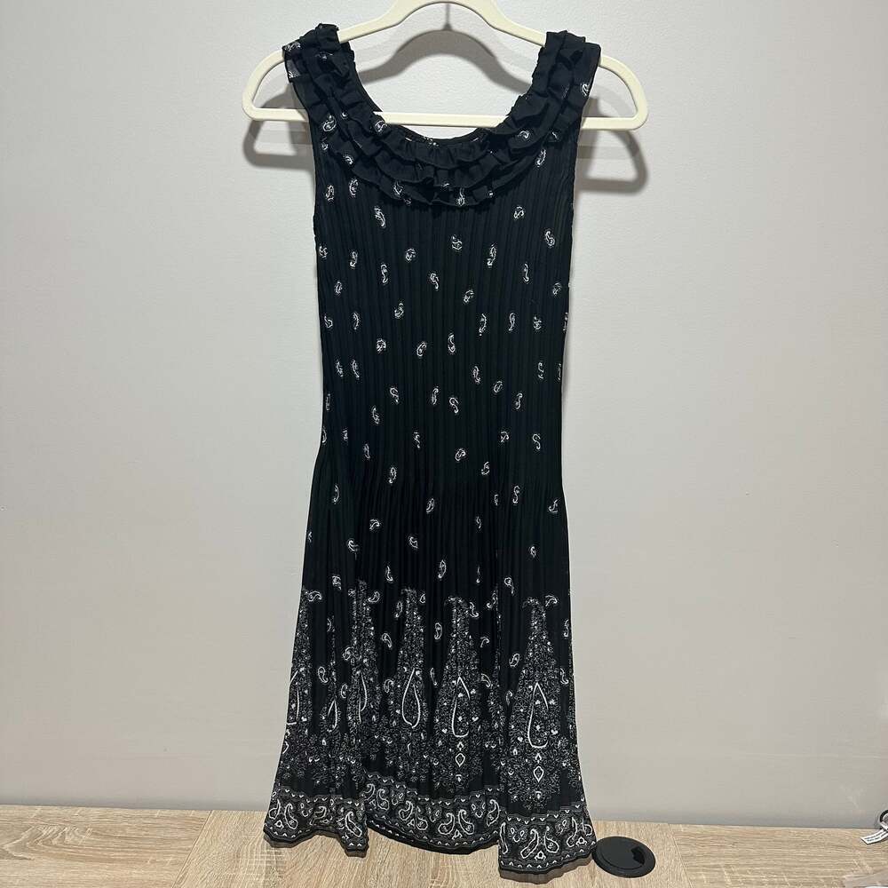 Alfani Black and White Pleated Paisley Print Ruffle Neck Dress, Sz 4